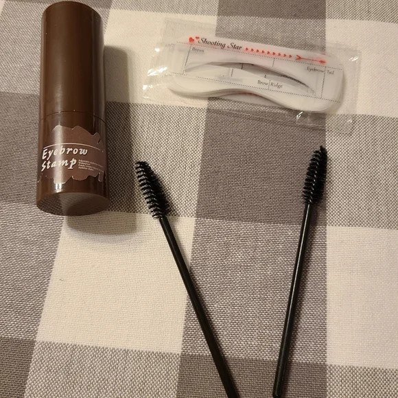 Perfect Brow Stencil Stamp Kit in BLACK - Picture 6 of 11